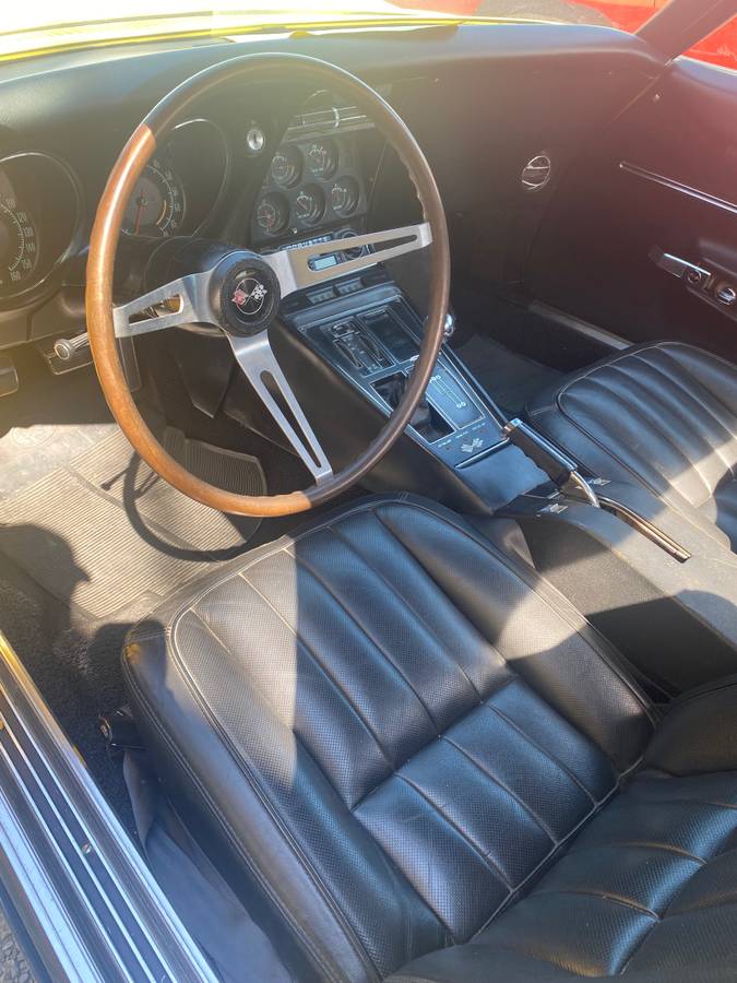 Chevy-corvette-convertible-1968-yellow-2