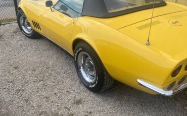 Chevy-corvette-convertible-1968-yellow-3