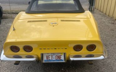 Chevy-corvette-convertible-1968-yellow-4