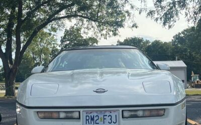 Chevy corvette convertible 1984