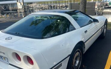 Chevy-corvette-convertible-1984-white-6