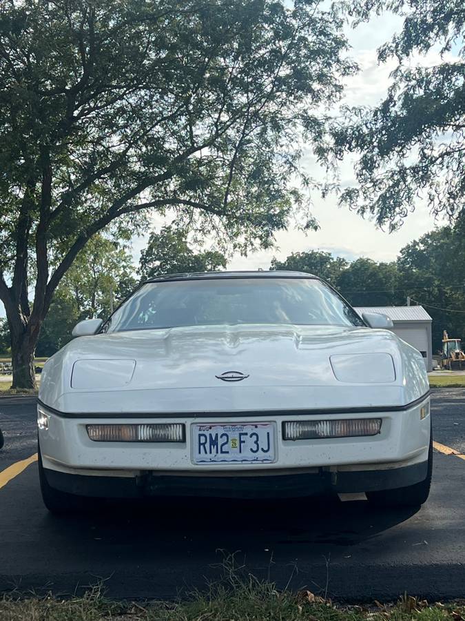 Chevy-corvette-convertible-1984-white