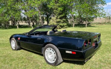 Chevy-corvette-convertible-1986-black-1