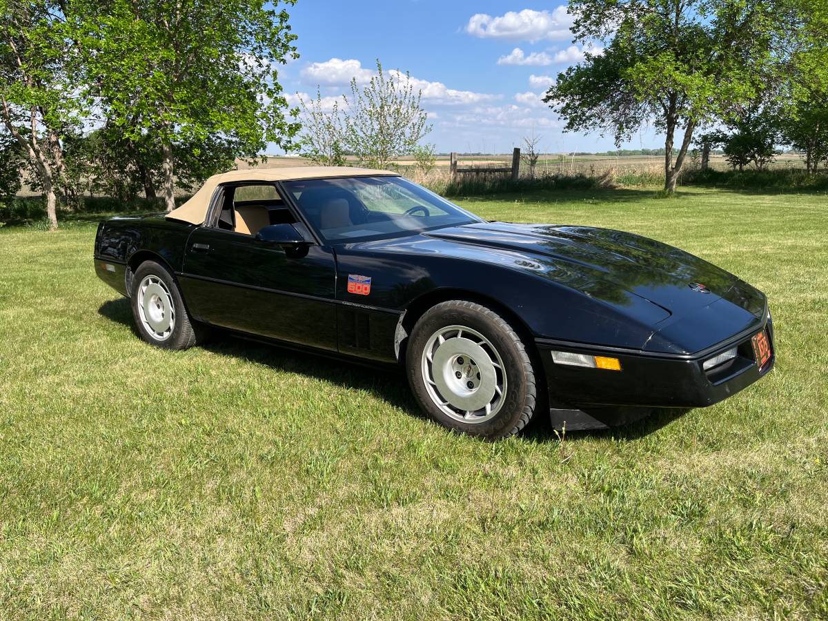 Chevy-corvette-convertible-1986-black-3