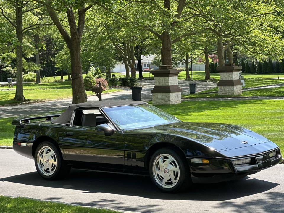 Chevy-corvette-convertible-1988-black-1