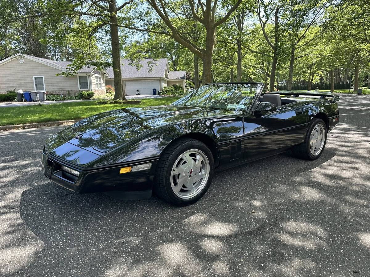 Chevy-corvette-convertible-1988-black-4