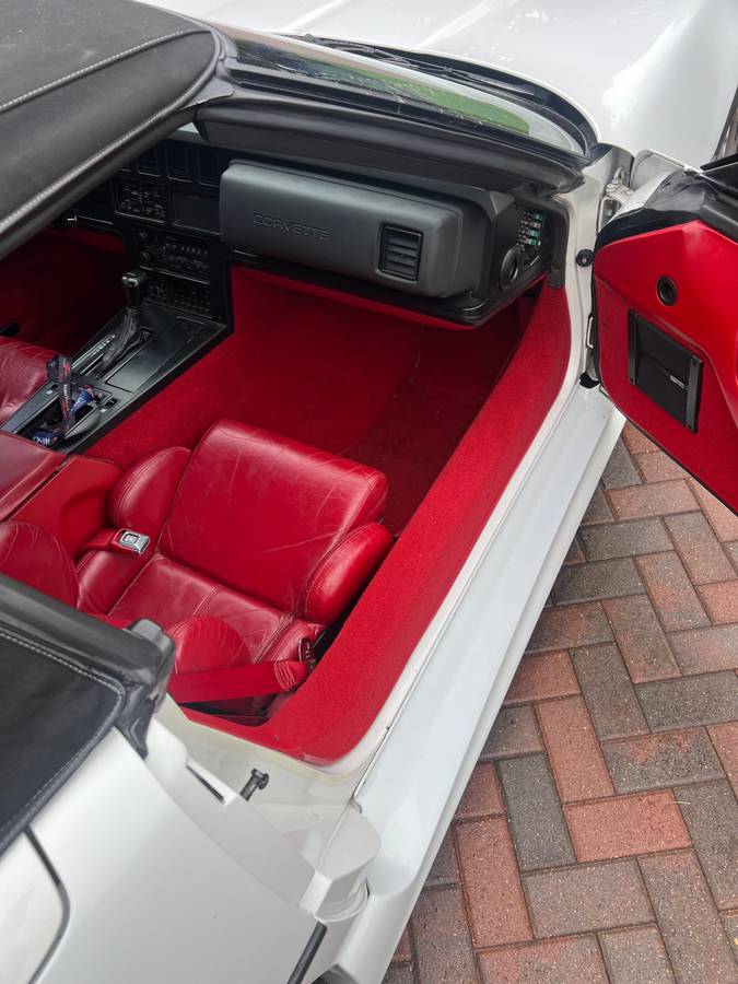 Chevy-corvette-convertible-1989-white-2