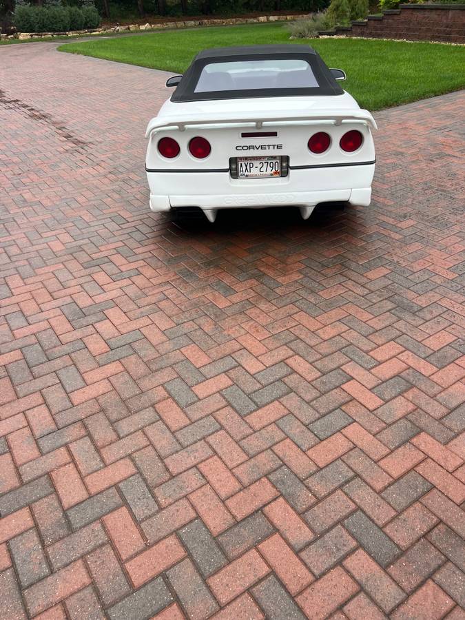 Chevy-corvette-convertible-1989-white-6