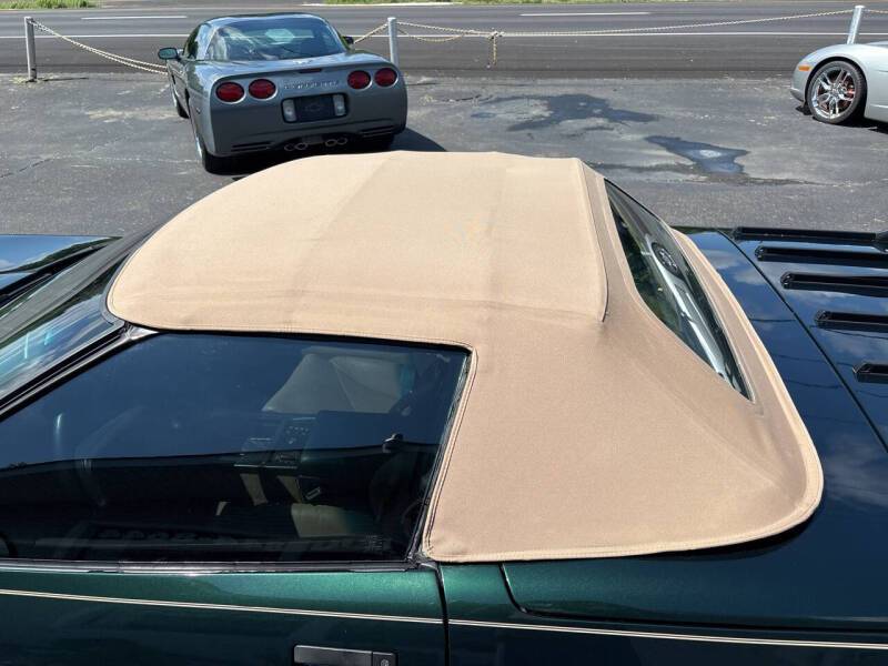 Chevy-corvette-convertible-1994-green-11
