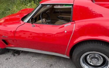 Chevy-corvette-coupe-1975-red