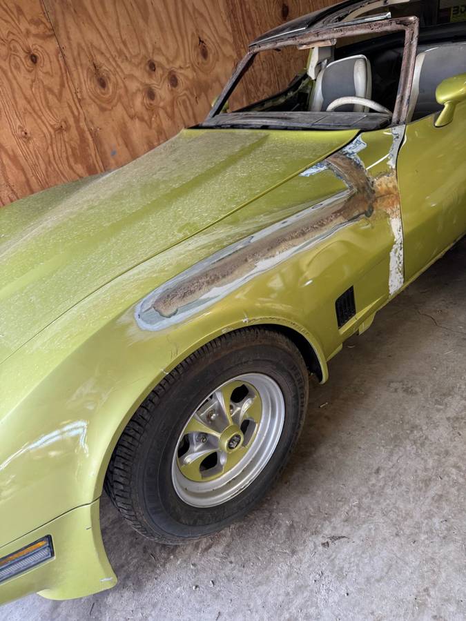 Chevy-corvette-coupe-1980-green-2