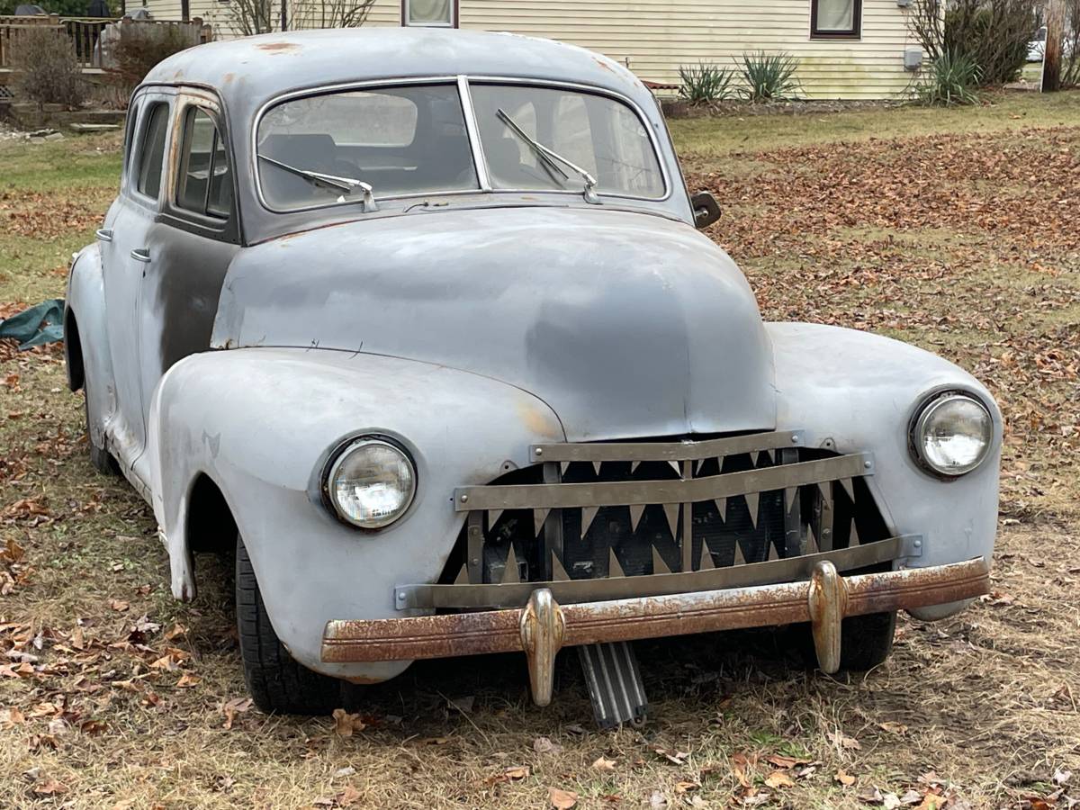 Chevy-delux-1947-grey-3