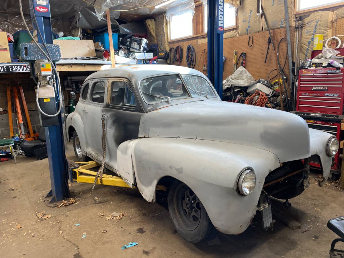 Chevy-delux-1947-grey-5