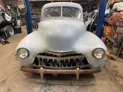 Chevy-delux-1947-grey-6