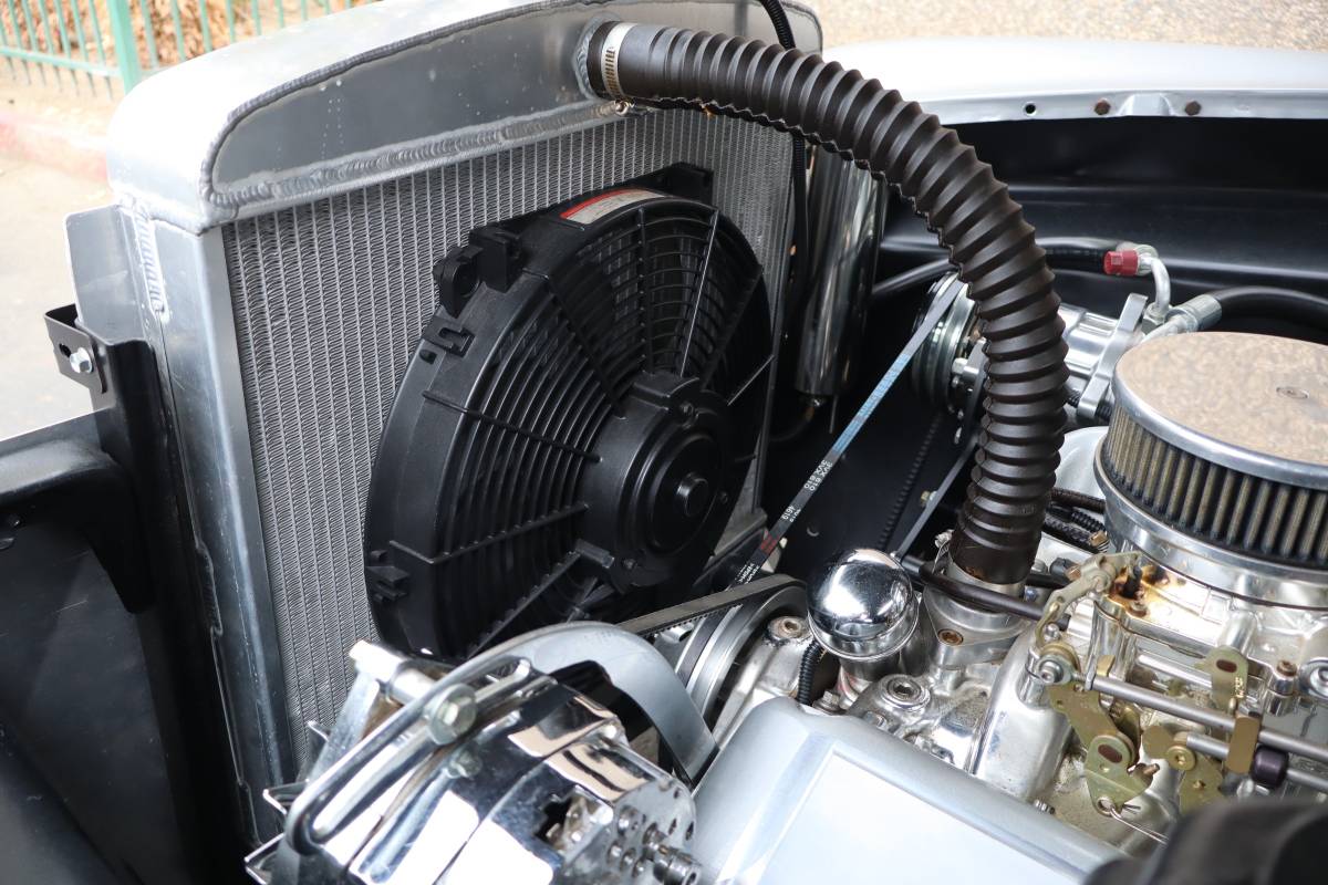 Chevy-deluxe-1950-12