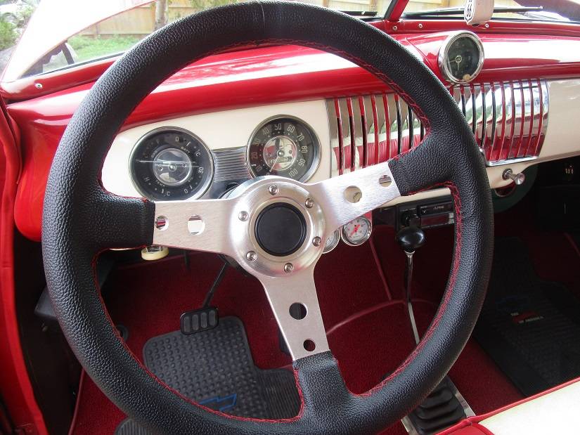 Chevy-deluxe-1952-red-13