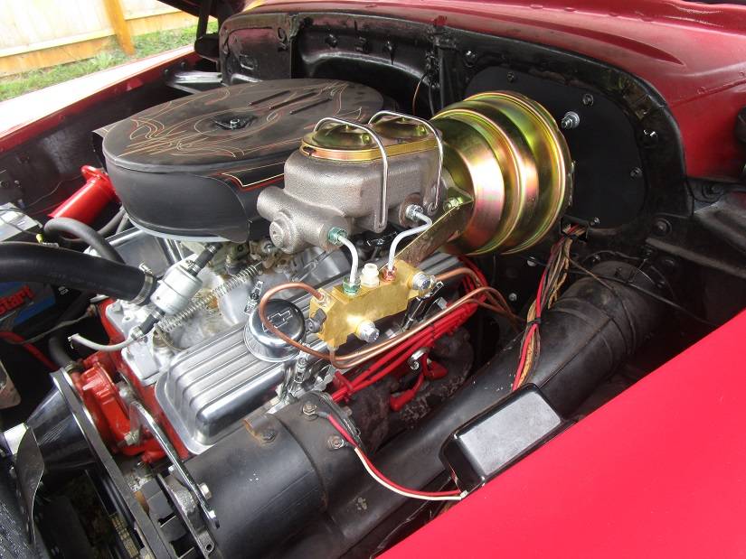 Chevy-deluxe-1952-red-18