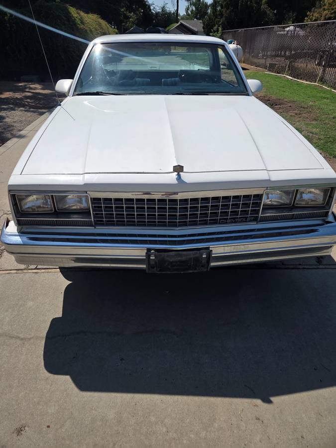 Chevy-el-camino-1986-white-1