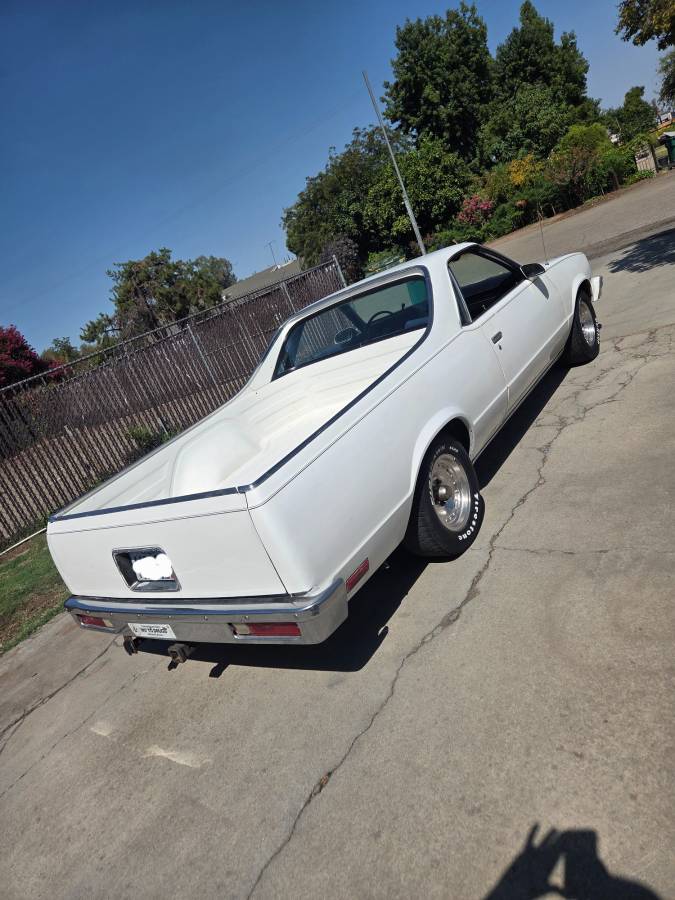 Chevy-el-camino-1986-white-3