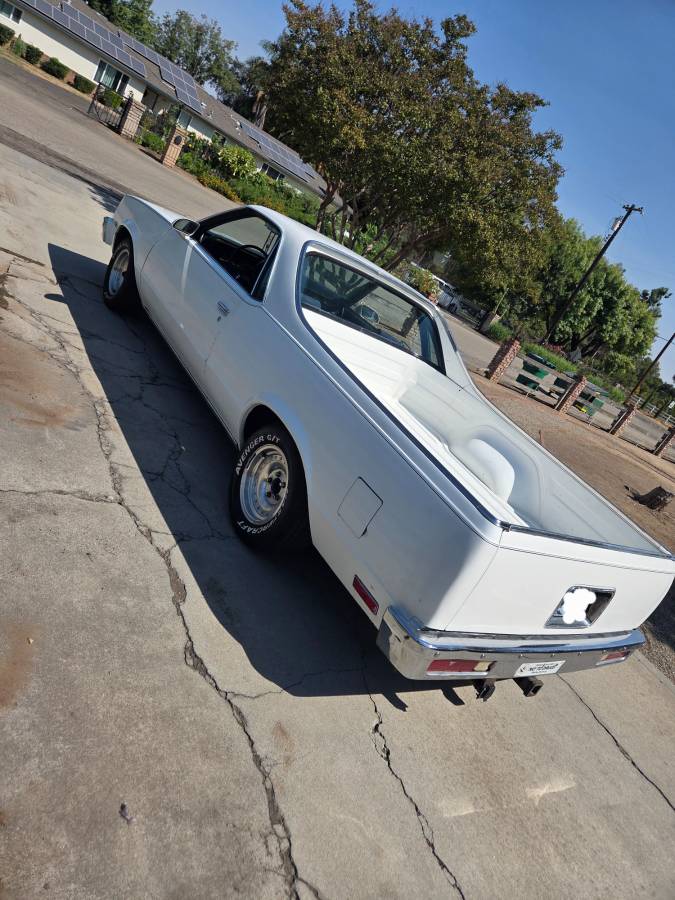 Chevy-el-camino-1986-white-4