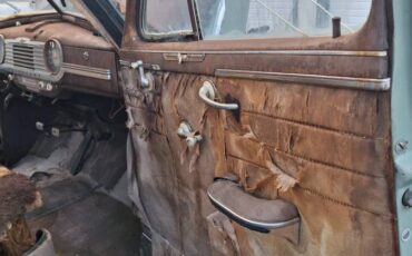 Chevy-fleetline-sedan-1948-green-18