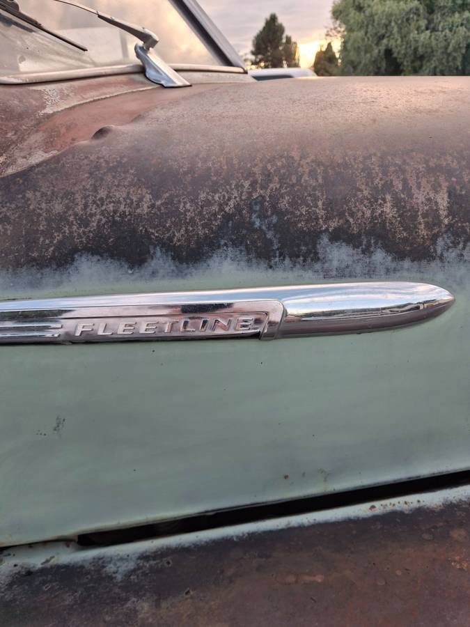 Chevy-fleetline-sedan-1948-green-3