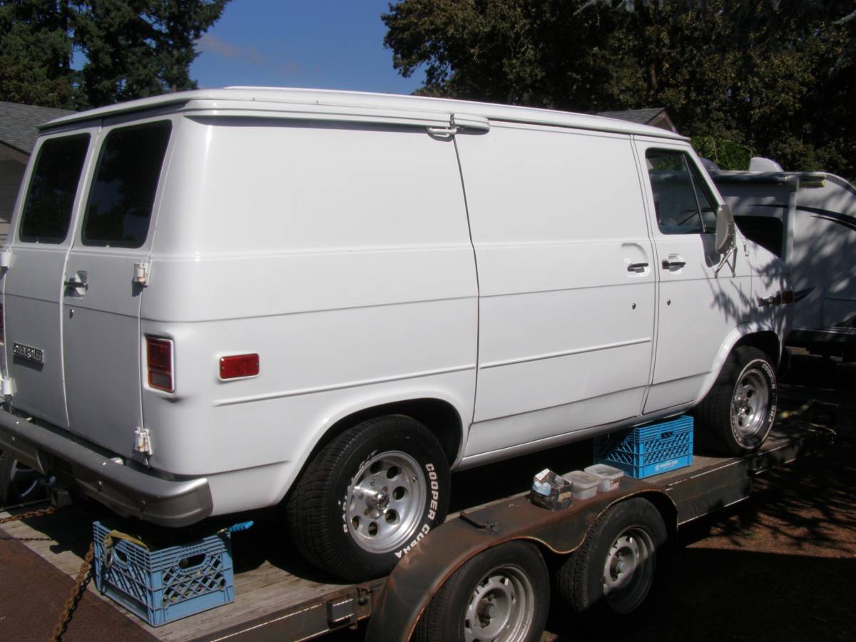 Chevy-g10-van-1979-white-2