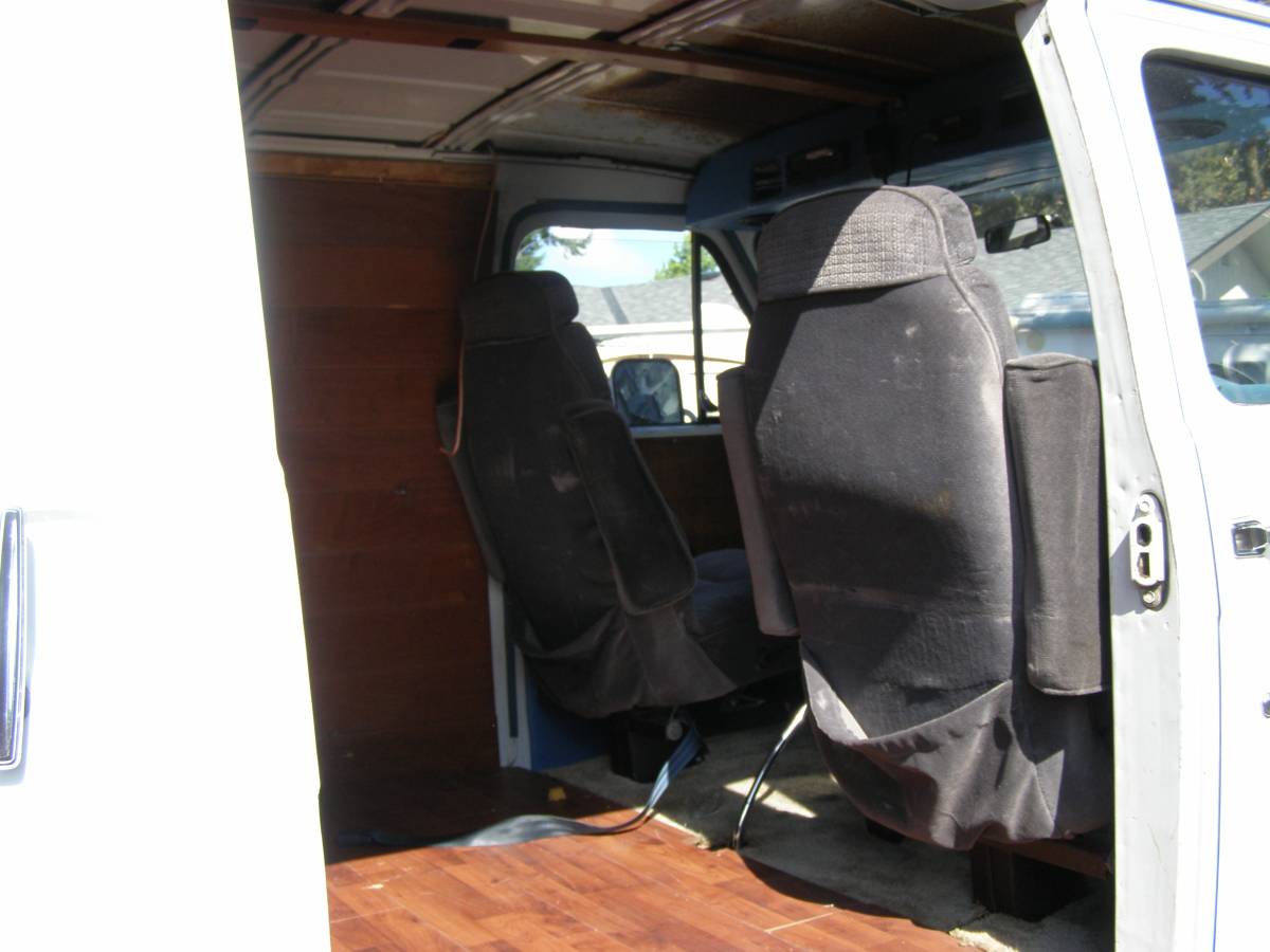 Chevy-g10-van-1979-white-5