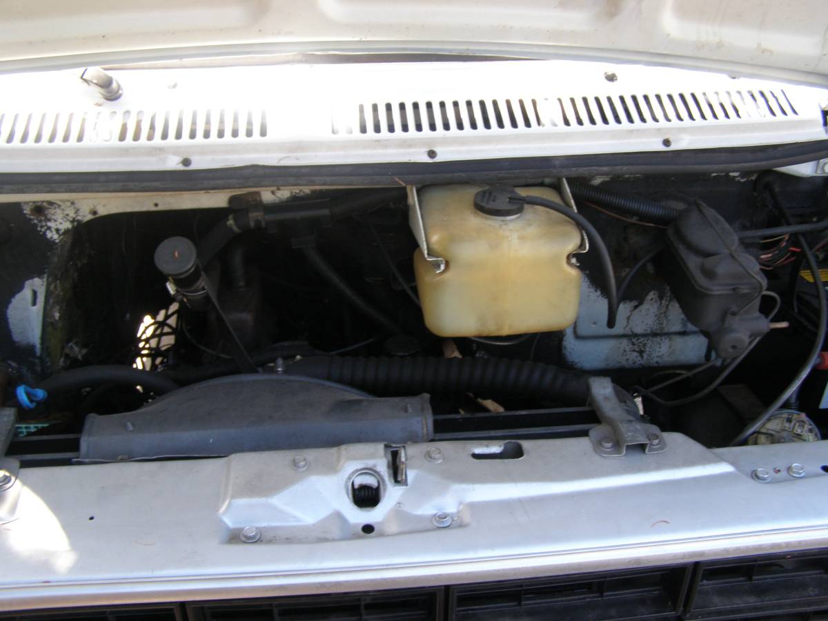 Chevy-g10-van-1979-white-8