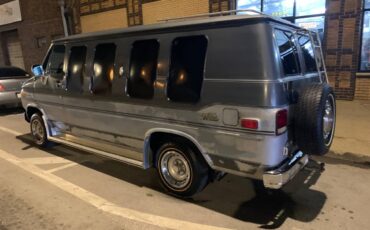 Chevy-g20-van-1985-silver-11