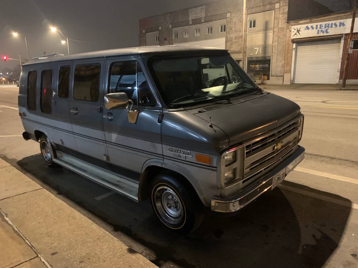 Chevy-g20-van-1985-silver-13