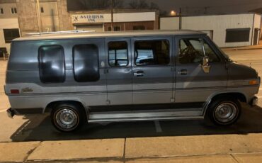 Chevy-g20-van-1985-silver-16