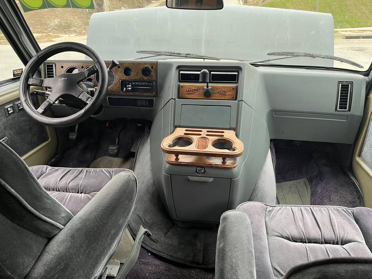 Chevy-g20-van-1985-silver-4