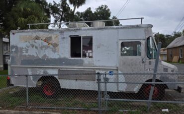 Chevy-g20-van-diesel-1974-custom-2