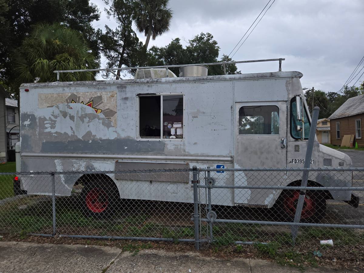 Chevy-g20-van-diesel-1974-custom-2