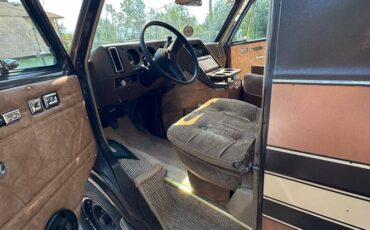 Chevy-g20-van-diesel-1983-brown-2