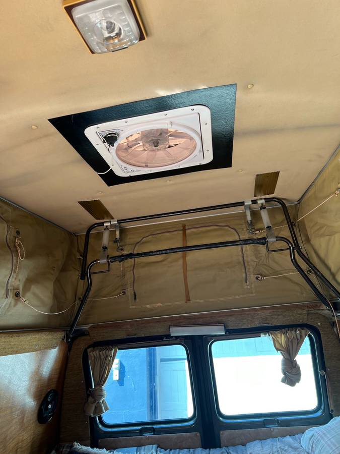 Chevy-g20-van-diesel-1983-brown-6