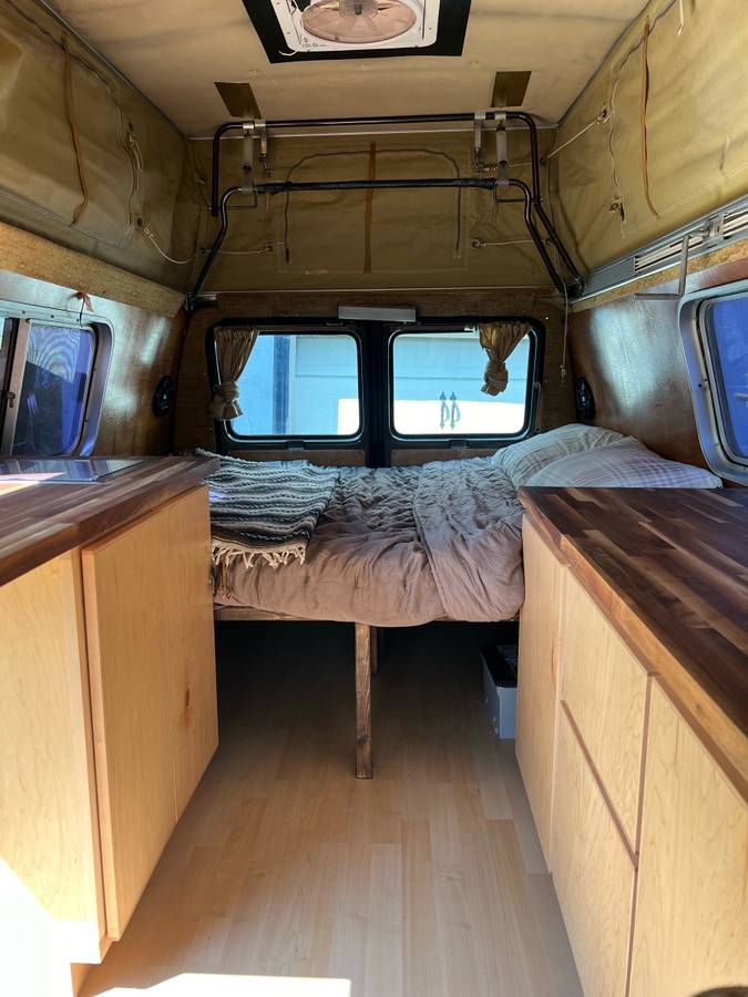 Chevy-g20-van-diesel-1983-brown-8