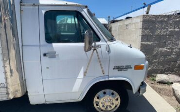 Chevy-g30-14-box-van-1995-3