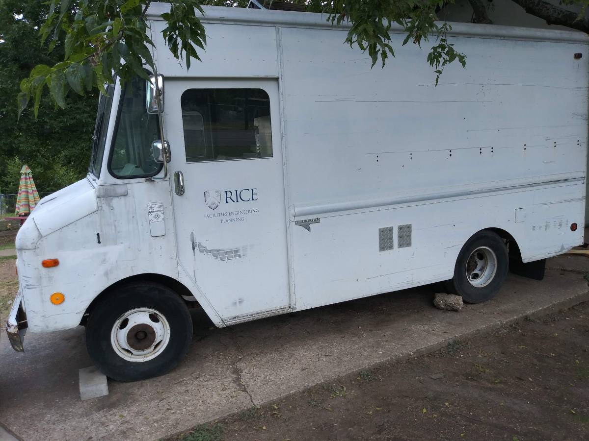 Chevy-grumman-1985-4
