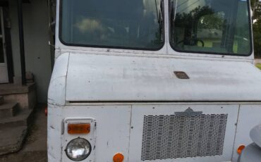 Chevy-grumman-1985-6