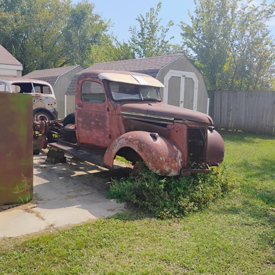 Chevy-half-ton-short-bed-1940-1