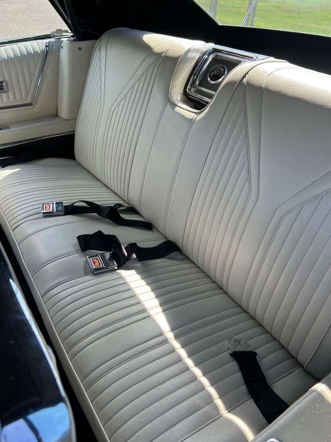 Chevy-impala-convertible-1965-white-16