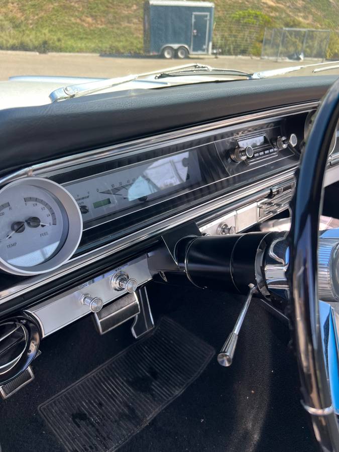 Chevy-impala-convertible-1965-white-7