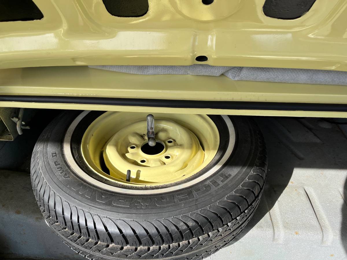 Chevy-impala-ss-1964-yellow-1