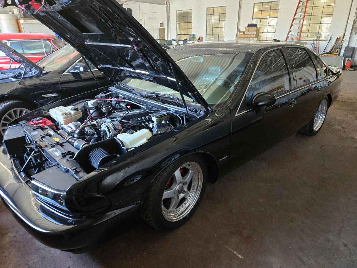 Chevy-impala-ss-1994-custom-4