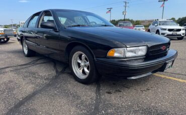Chevy-impala-ss-1995-black-2