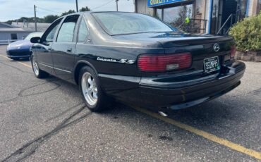 Chevy-impala-ss-1995-black-6