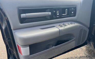 Chevy-impala-ss-1995-black-8