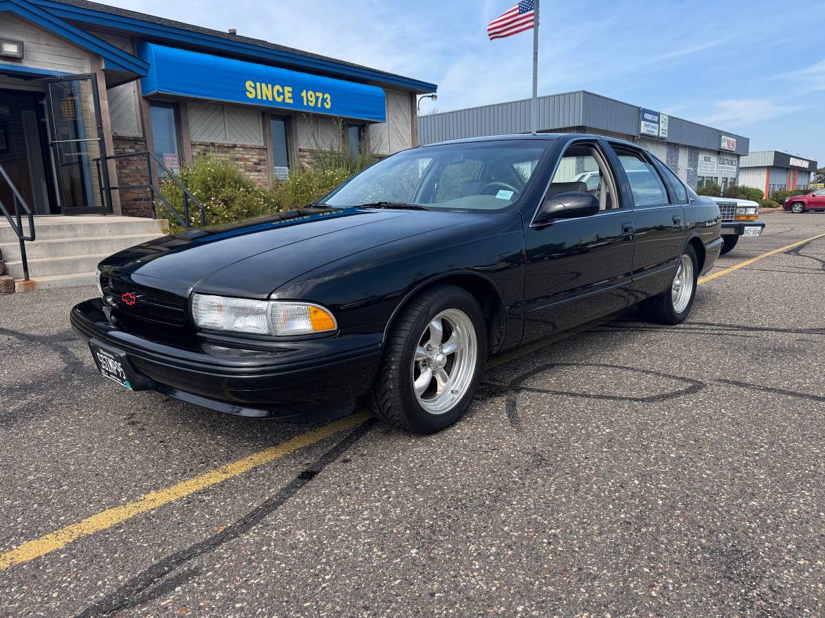 Chevy-impala-ss-1995-black